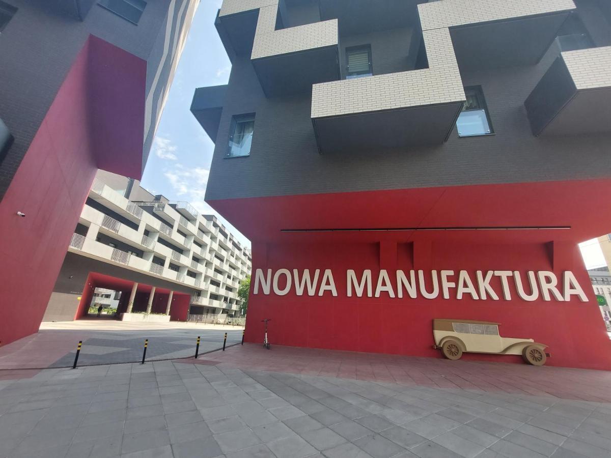 Komfort W Centrum Parking Breslau Exterior foto
